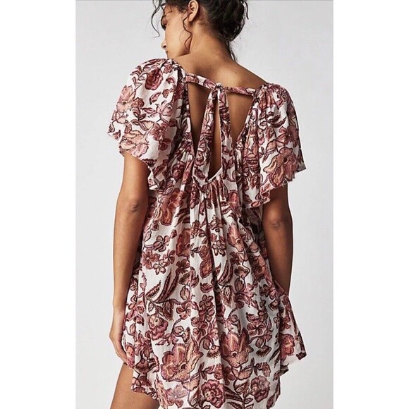 Romantic Floral Babydoll Mini Dress with Puff Sleeves and Open‎ Back Detail - Picture 2 of 6
